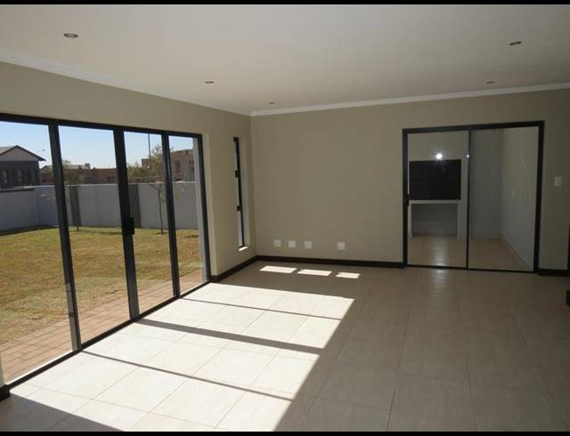 3 BEDROOM PROPERTY TO RENT IN MIDSTREAM MEADOWS